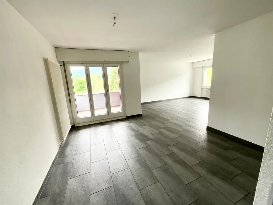 Luminoso appartamento di 4,5 locali con balcone