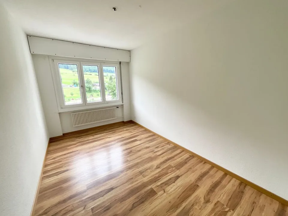 Bel appartement lumineux de 4,5 pièces avec balcon