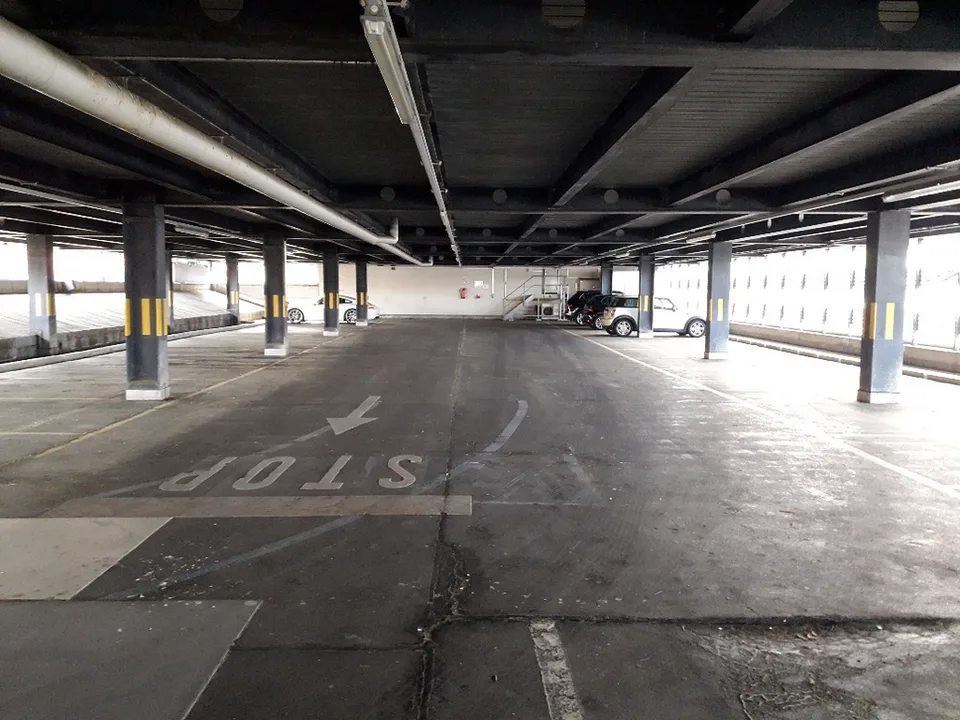 Covered parking spaces near Flon