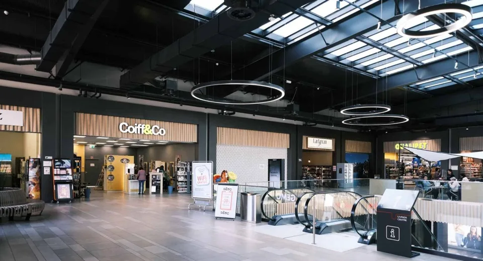 Arcade, Gewerbe, Showroom von 103 m2 zur Miete in Uvrier