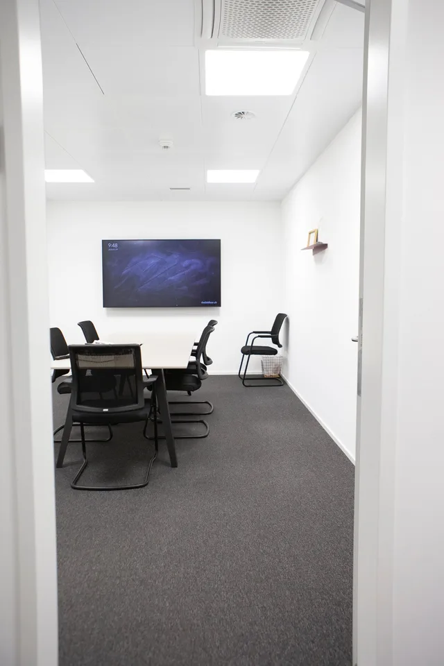 FESTER ARBEITSPLATZ AB CHF 199 - OHNE DEPOT! – Foto 29 von 30