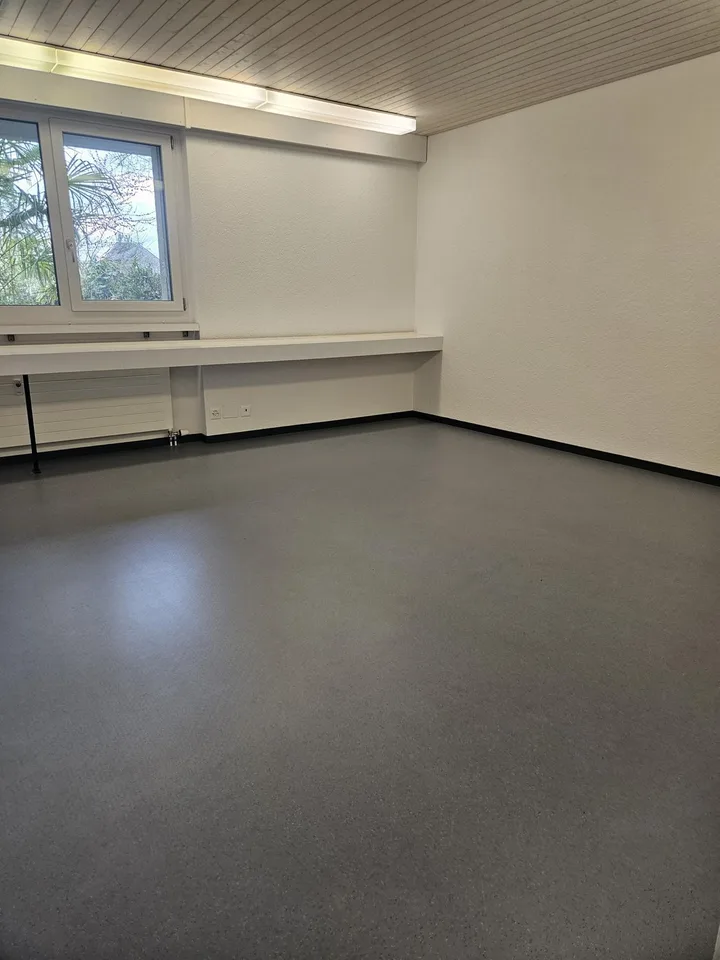 Uffici/Studio vicino alla stazione con divisione flessibile degli spazi