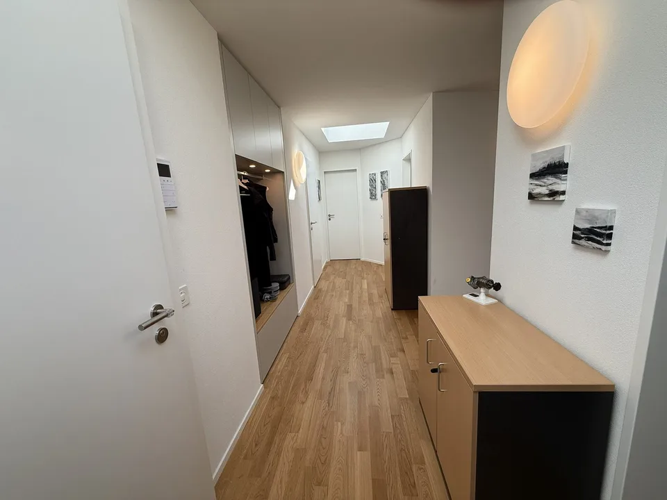 BEFRISTET: 01.11.2026 - 31.03.2027: Möblierte 4-Zimmer-Wohnung mit Dachterrasse und Seesicht – Foto 19 von 21