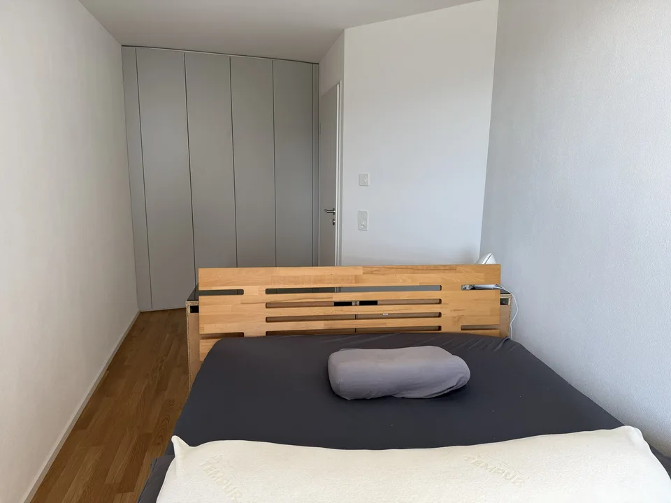 BEFRISTET: 01.11.2026 - 31.03.2027: Möblierte 4-Zimmer-Wohnung mit Dachterrasse und Seesicht – Foto 16 von 21