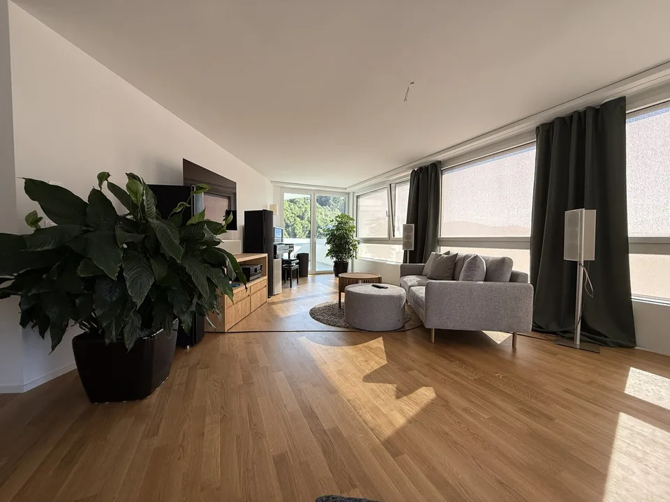 BEFRISTET: 01.11.2026 - 31.03.2027: Möblierte 4-Zimmer-Wohnung mit Dachterrasse und Seesicht – Foto 7 von 21