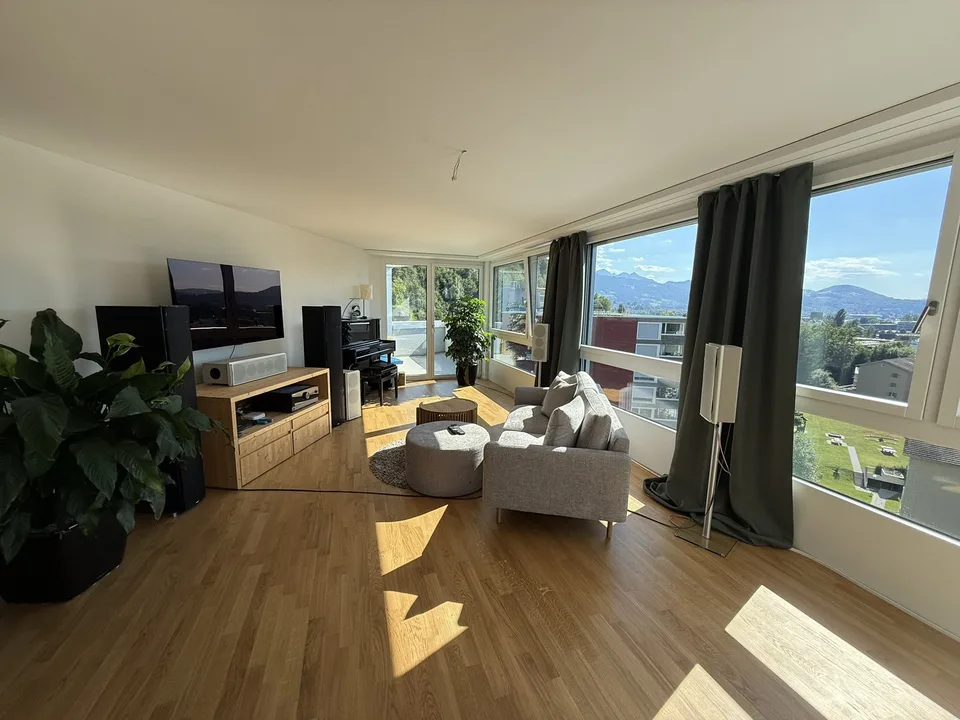 BEFRISTET: 01.11.2026 - 31.03.2027: Möblierte 4-Zimmer-Wohnung mit Dachterrasse und Seesicht – Foto 6 von 21