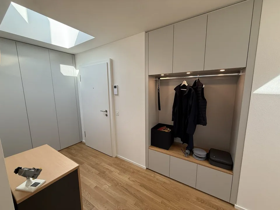 BEFRISTET: 01.11.2026 - 31.03.2027: Möblierte 4-Zimmer-Wohnung mit Dachterrasse und Seesicht – Foto 20 von 21
