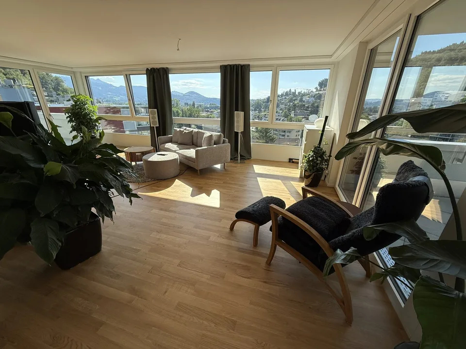 BEFRISTET: 01.11.2026 - 31.03.2027: Möblierte 4-Zimmer-Wohnung mit Dachterrasse und Seesicht – Foto 14 von 21