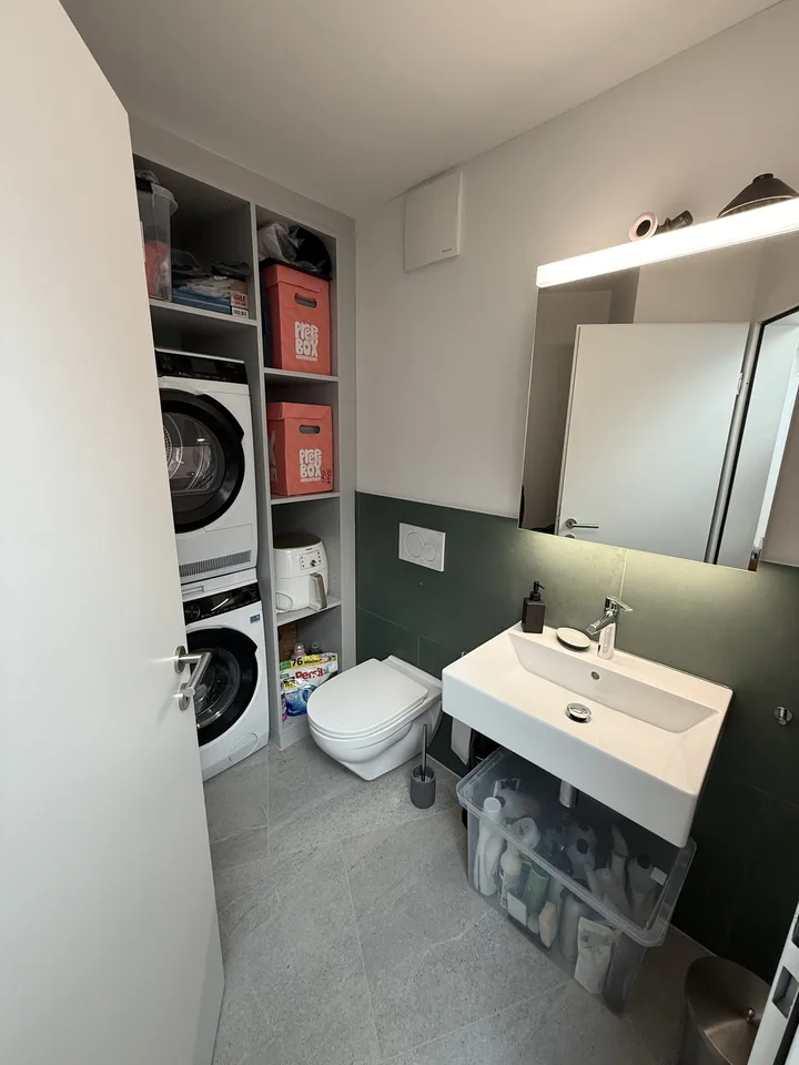 BEFRISTET: 01.11.2026 - 31.03.2027: Möblierte 4-Zimmer-Wohnung mit Dachterrasse und Seesicht – Foto 18 von 21