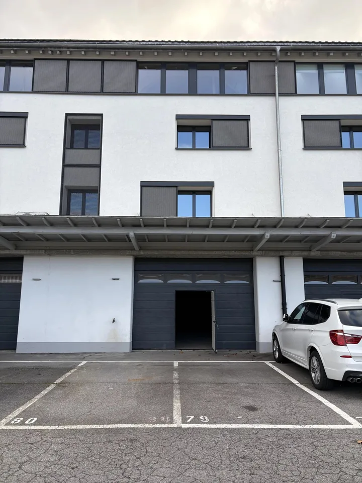Ampia superficie grezza di 106 m2 nell'antico arsenale a Bex
