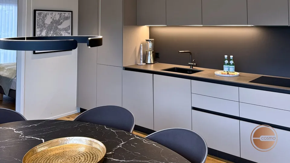 EXKLUSIVE ATTIKAWOHNUNG MIT ATEMBERAUBENDER AUSSICHT / EXCLUSIVE PENTHOUSE WITH BREATHTAKING VIEWS