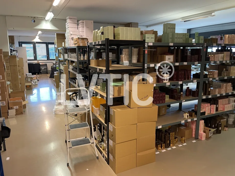 Locaux, production, dépôt, bureaux de 330 m2 à louer à Nyon – photo 6 sur 8
