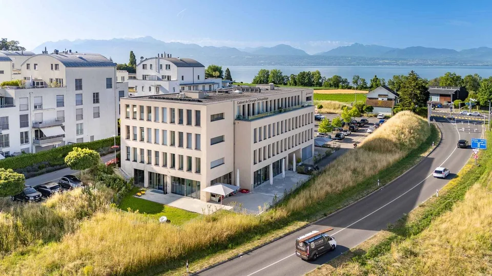 Situé entre l'EPFL et la Ville de Morges, belles surfaces de bureau avec grande hauteur