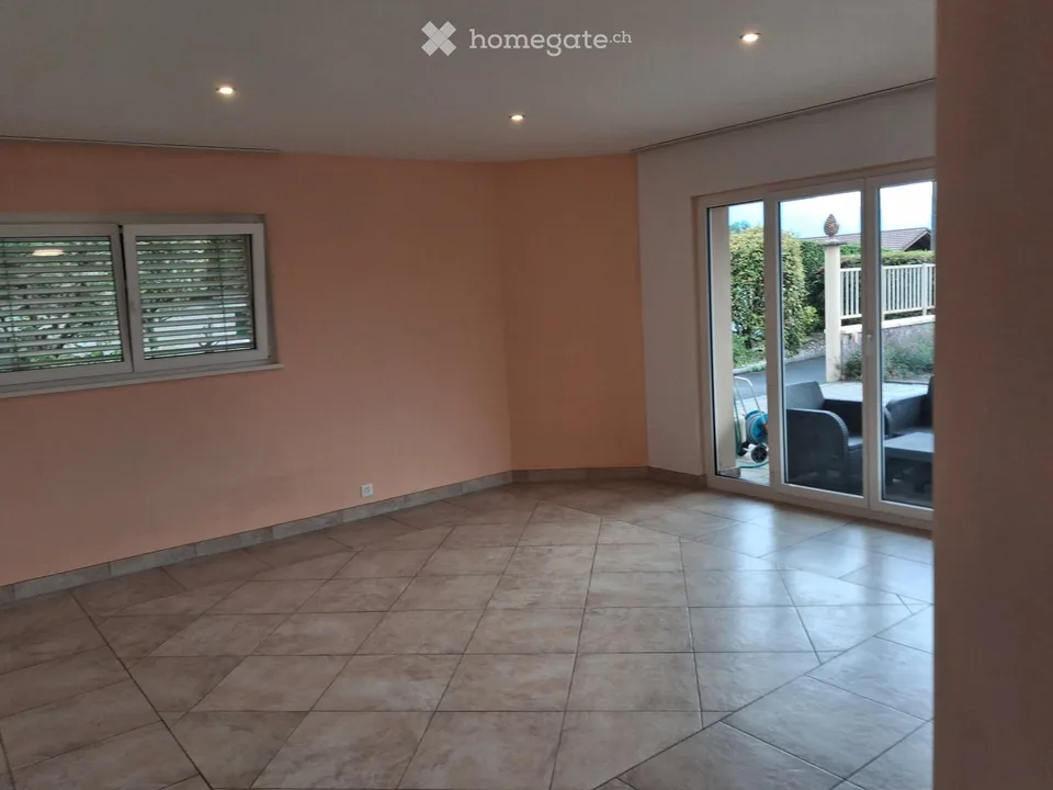 Unabhängige und geräumige Wohnung, nur zwei Schritte von Monthey entfernt!