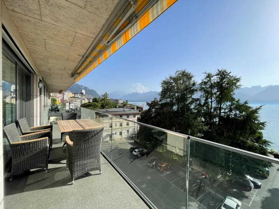 OPPORTUNITE - ATTIQUE SPACIEUX DE 4,5 PIECES AU CENTRE VILLE AVEC VUE PANORAMIQUE
