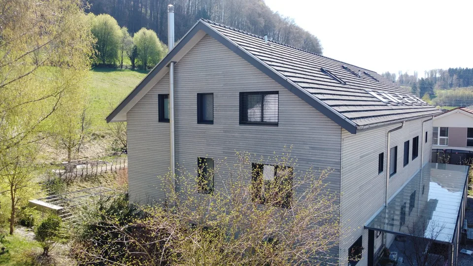 In Wynigen: Familienfreundlich - modern - grosszügig: Reihen-Eckeinfamilienhaus mit vielen Extras