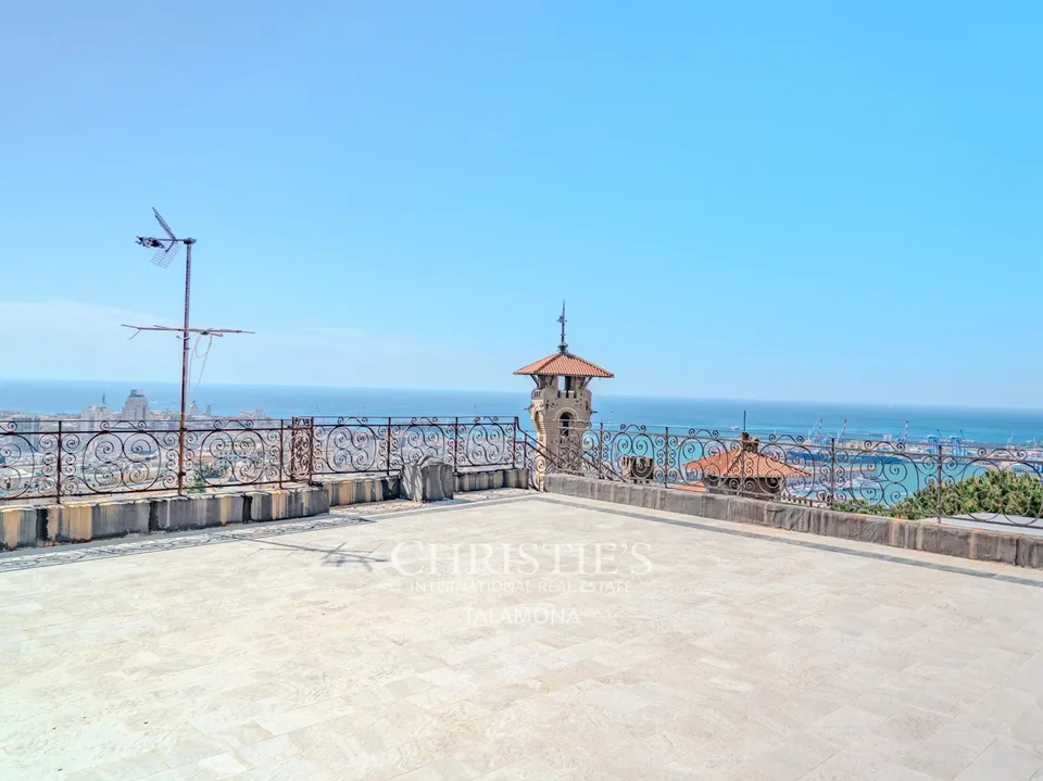 Appartement de villa historique avec terrasses spacieuses à Castelletto