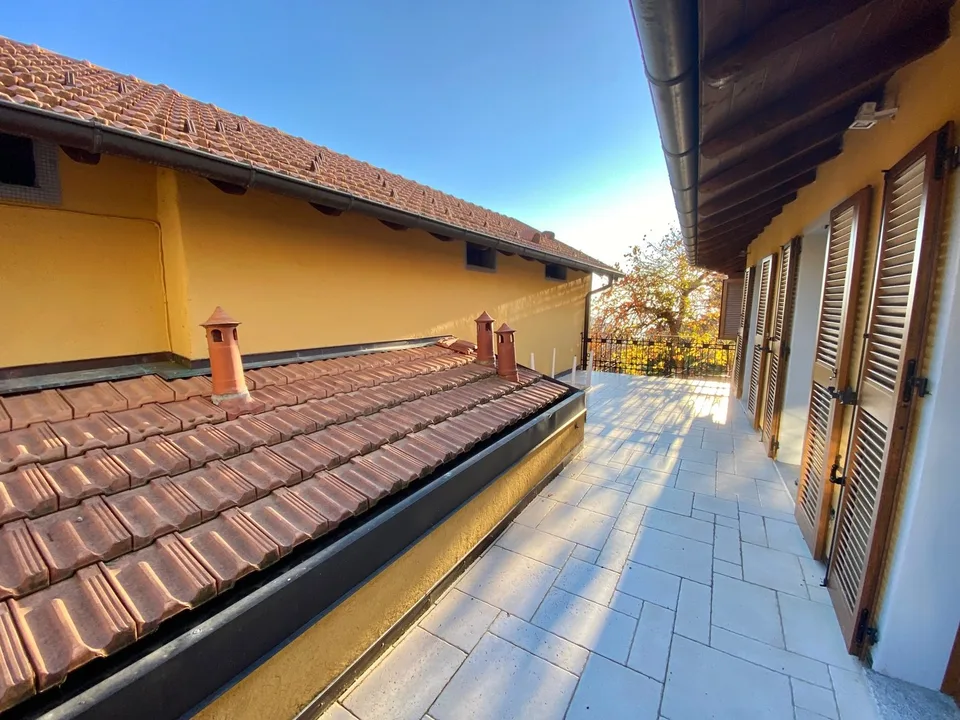 Large and renovated village house in a quiet and sunny location with lake view – photo 19 of 22