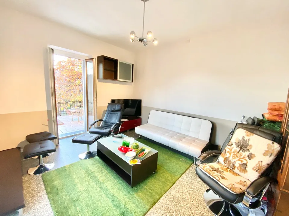 Large and renovated village house in a quiet and sunny location with lake view – photo 11 of 22