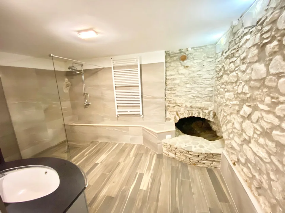 Large and renovated village house in a quiet and sunny location with lake view – photo 10 of 22