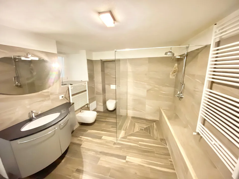 Large and renovated village house in a quiet and sunny location with lake view – photo 9 of 22