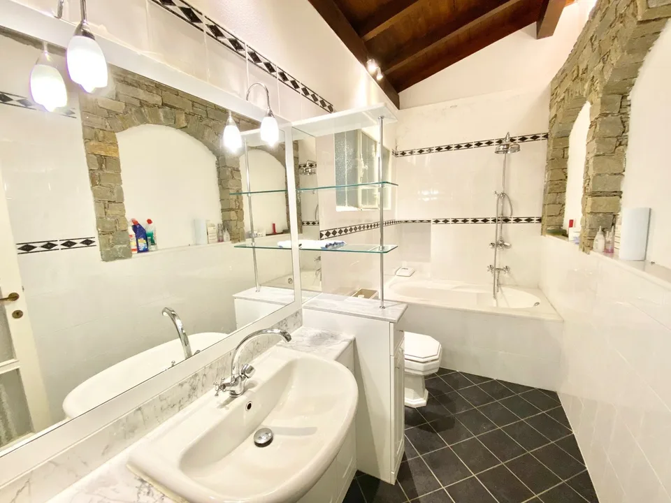 Large and renovated village house in a quiet and sunny location with lake view – photo 15 of 22