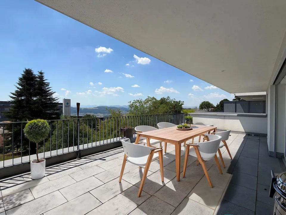 Attika-Maisonette mit Weitsicht, Ruhe und Exklusivität