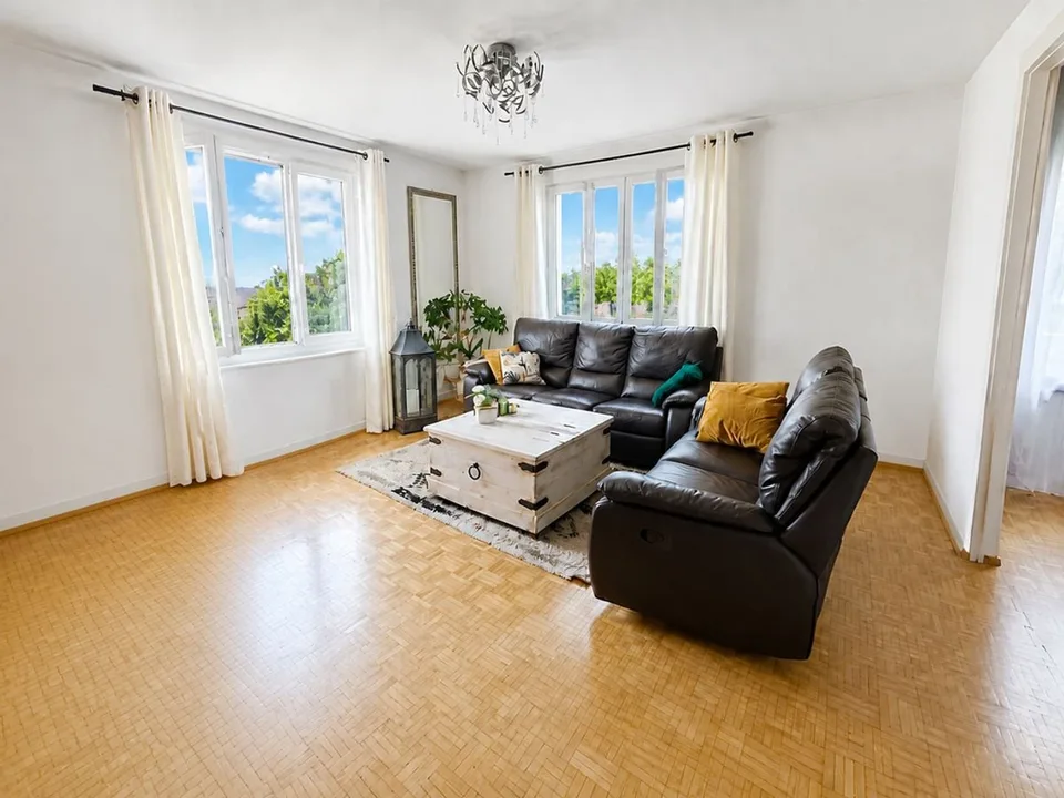 Gebäude mit 2 Wohnungen, einem Gewerberaum - 2 Schlafzimmern - 2 Parkplätzen und einer Garage/Terrasse im Zentrum des Dorfes – Foto 6 von 13