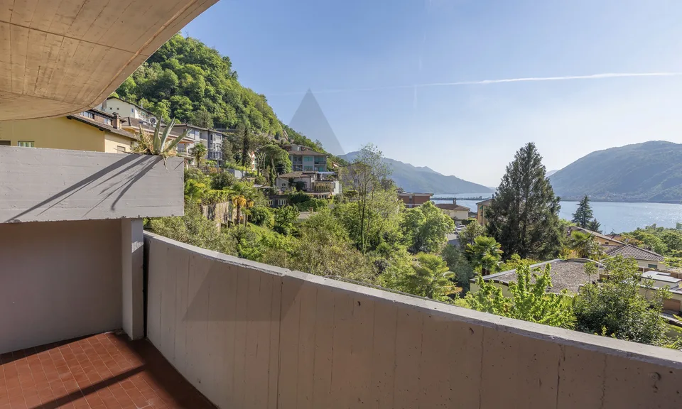 APPARTAMENTO RINNOVATO E ARREDATO CON VISTA LAGO – Foto 12 von 13