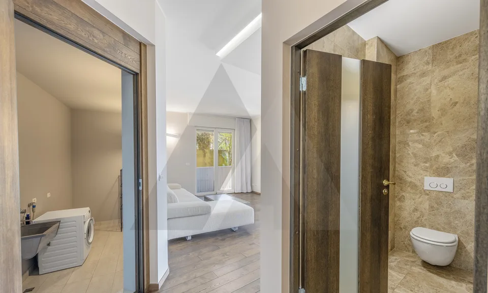 APPARTAMENTO RINNOVATO E ARREDATO CON VISTA LAGO – Foto 13 von 13