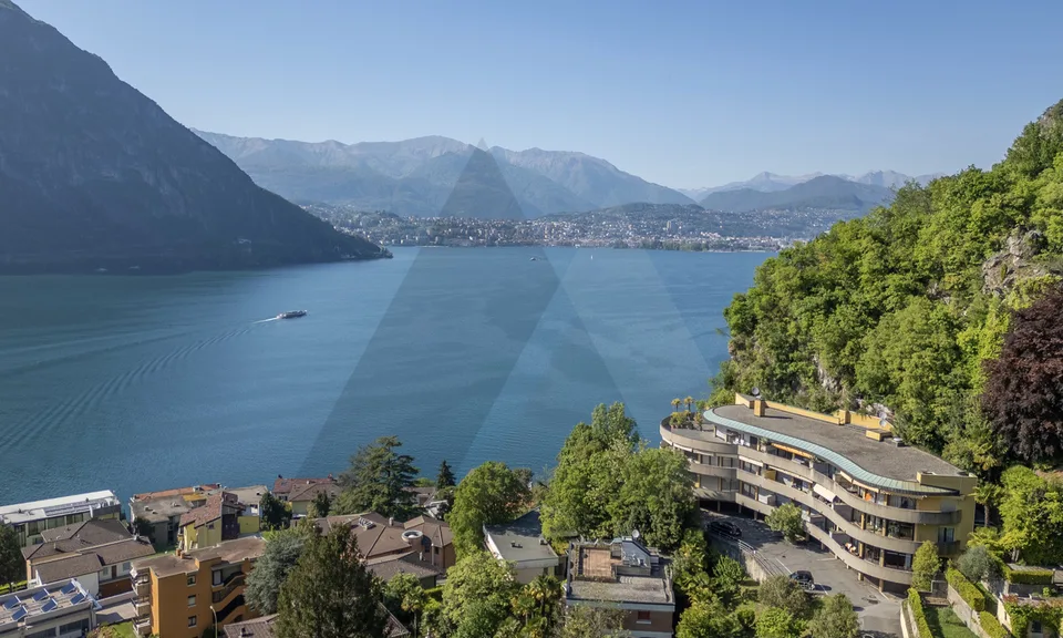 APPARTAMENTO RINNOVATO E ARREDATO CON VISTA LAGO