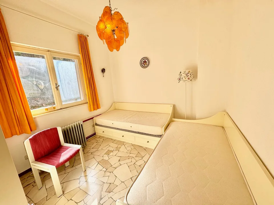 Casa unifamiliare ben curata in una posizione tranquilla e soleggiata con ELW e una vista mare da sogno – foto 8 di 16