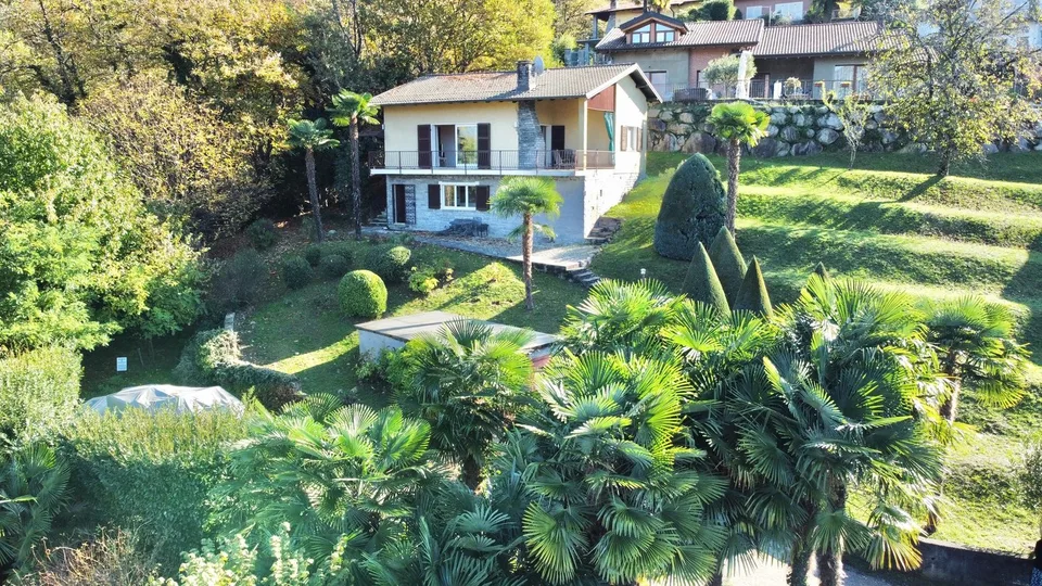 Gepflegtes Einfamilienhaus in ruhiger und sonniger Lage mit, ELW und traumhaftem Seeblick