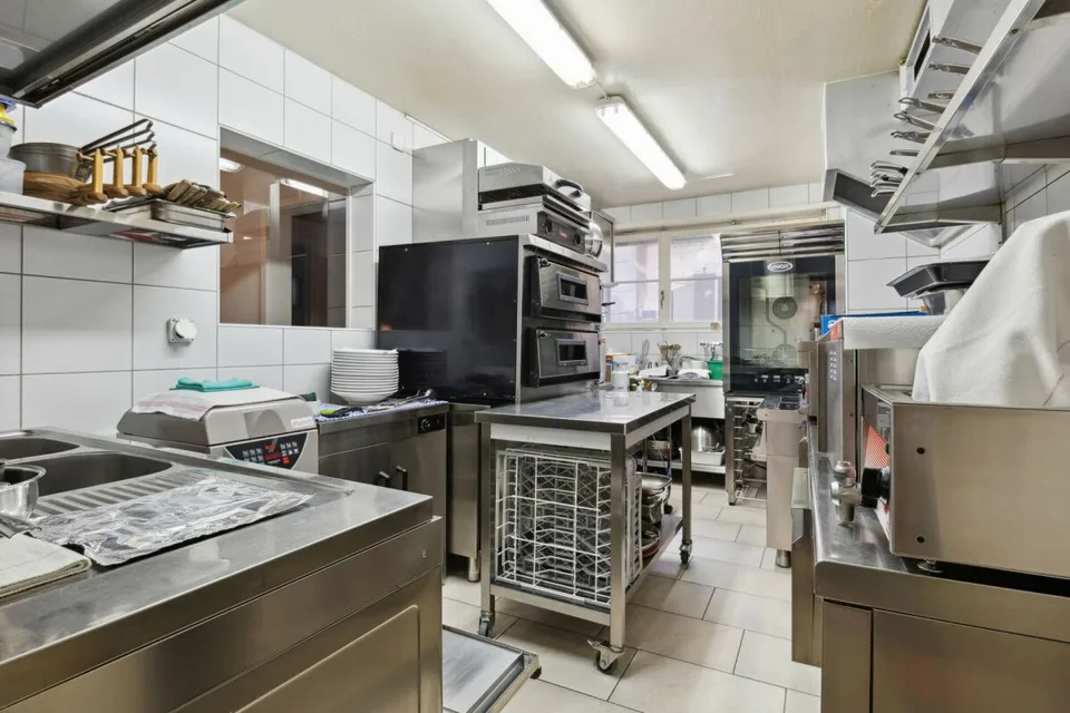 5-Zimmer-Einfamilienhaus mit Restaurant