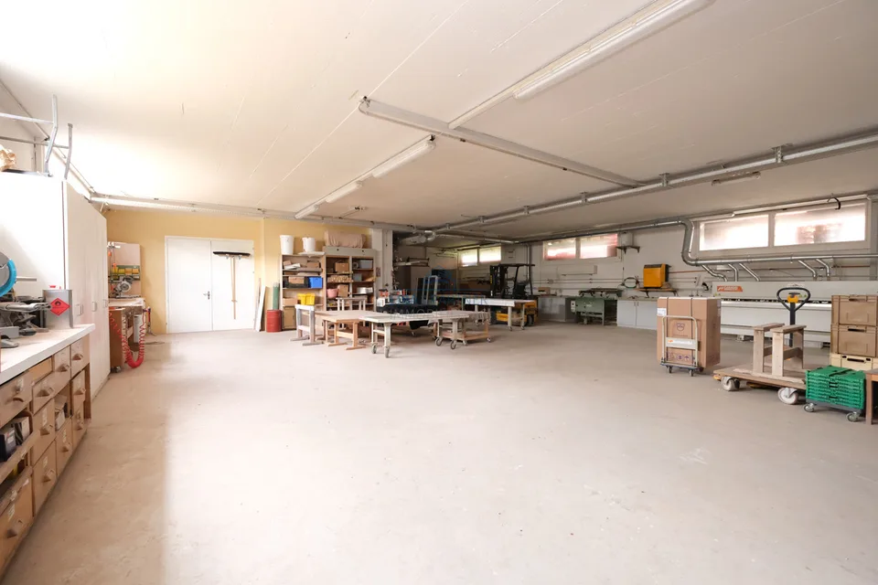 900m² Gewerbefläche: Top-Infrastruktur, vielseitig nutzbar, nachhaltig