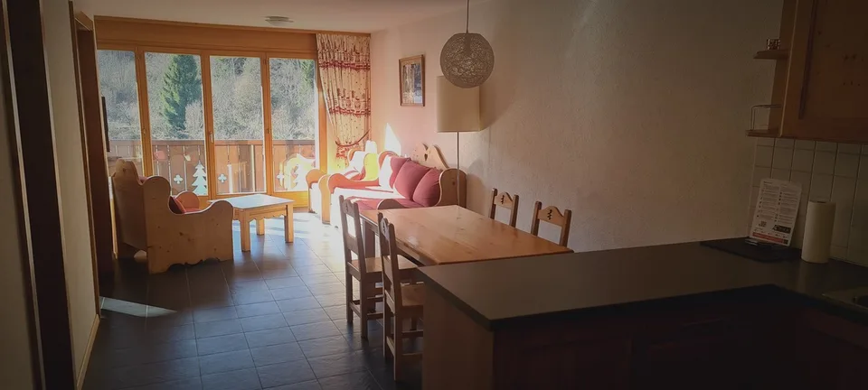 Beautiful furnished apartment with 3.5 rooms of 69.66 m2 + parking space in garage, cellar and ski locker
