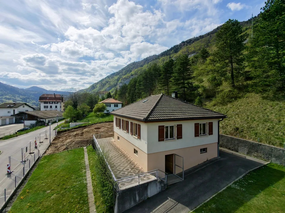 Maison individuelle à rénover dans un quartier paisible - belle opportunité