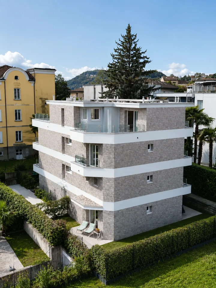 Elegant attic duplex of 3.5 rooms with large terraces – photo 8 of 8