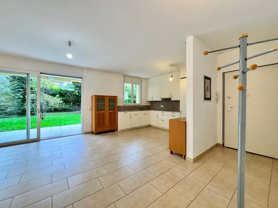 Geräumige 3.5-Zimmer-Wohnung mit Garten