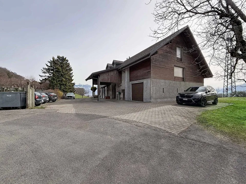 Ländliches renoviertes Haus mit 3 Wohnungen