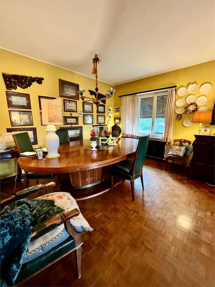 Casa di 3 appartamenti con grande giardino