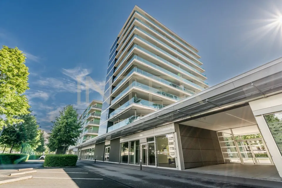 Reserviert: Grosszügige 5.5-Zimmerwohnung mit grossem Balkon im Feldpark Zug