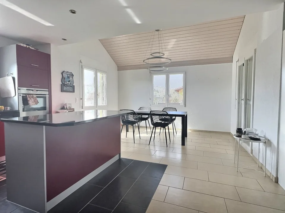Prächtige Einzelvilla in absoluter Ruhe mit Erdwärme in Domdidier