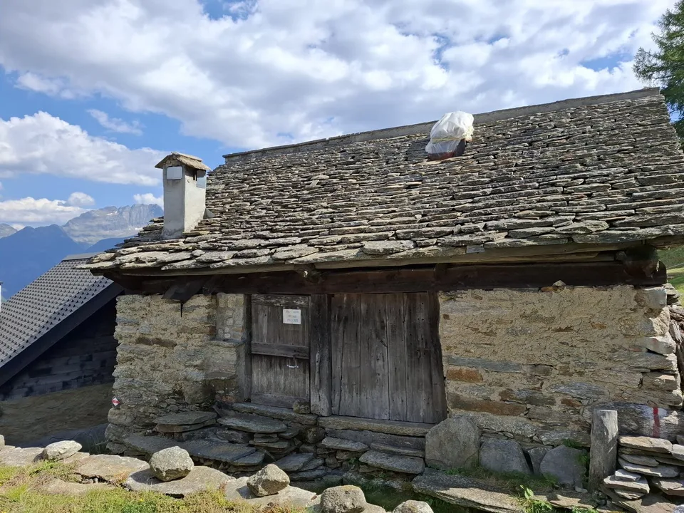 Verkauf von Rustico in den Bergen von Semione zur Renovierung