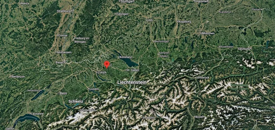 NATURJUWEL: 2'136m² Wiese, mit 1 bewilligtem Haus, 100% autark, Natur pur Waldlichtung