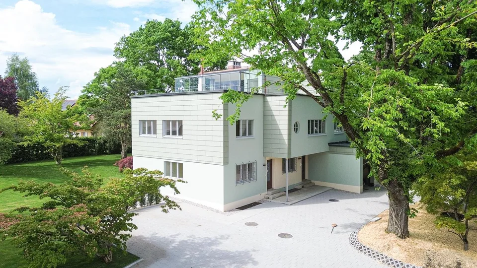 VILLA INDIVIDUELLE DE 2 LOGEMENTS ENTIÉREMENT RÉNOVÉE Villa pour le Dr G. Champod d'après ses propres plans, 1933 et signés par Le Corbusier