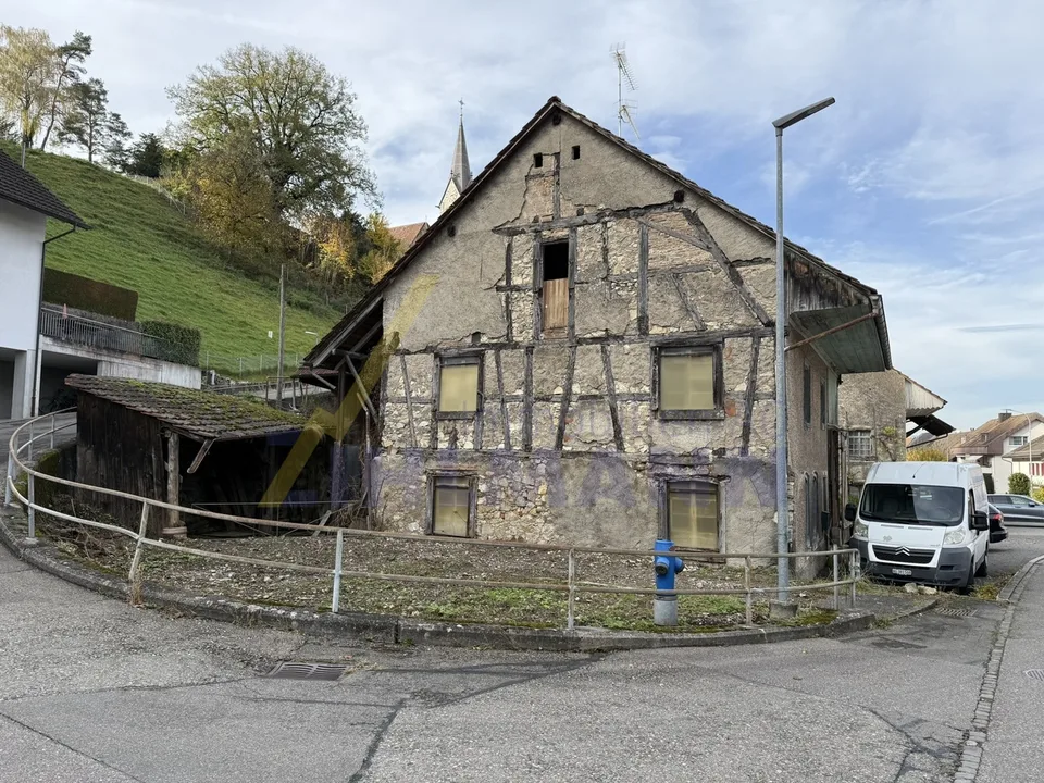 Casa da ristrutturare nel cuore di Würenlingen