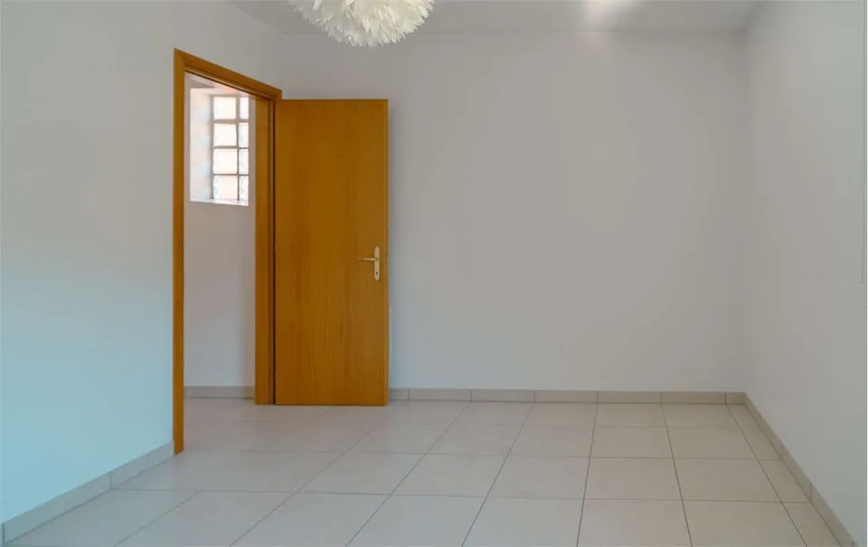 Vacallo: casa contigua con giardino privato – foto 12 di 13