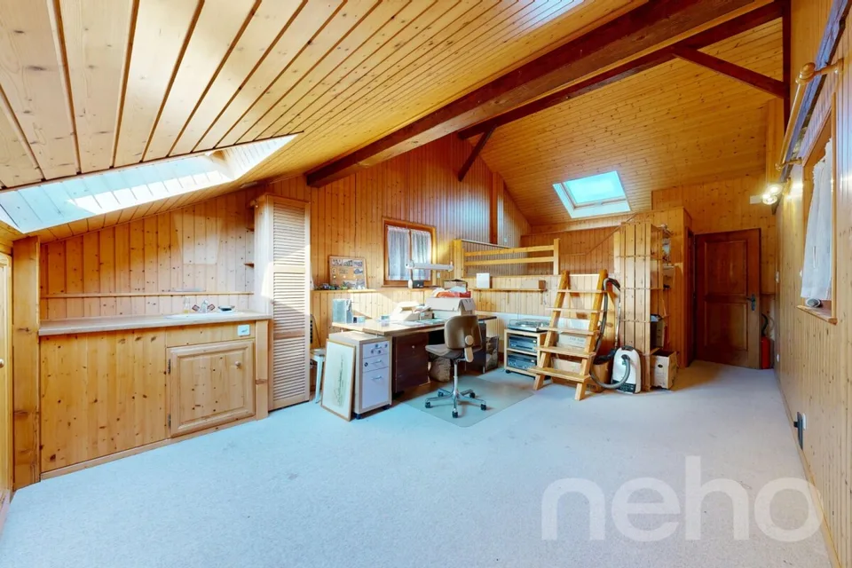 Geräumiges Haus mit großem Potenzial in ruhiger Lage – Foto 15 von 19