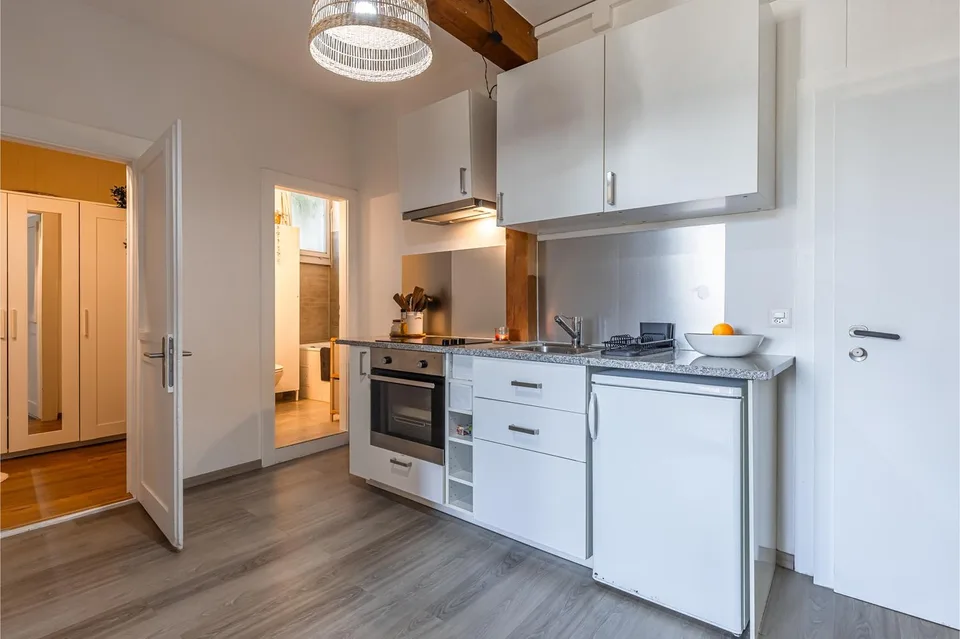 Building with 5 apartments just a few steps from the city center